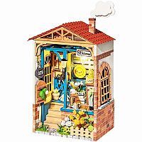 DIY Miniature Dollhouse Kit - Dream Yard