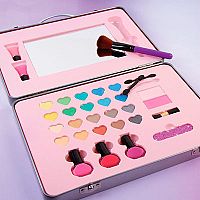 Glam Makeup Set.