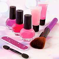 Glam Makeup Set.