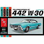 1966 Oldsmobile 442 W-30 Hardtop 1:25 Scale Model Kit