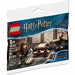 Harry Potter: Hermione's Study Desk - Polybag - Retired.