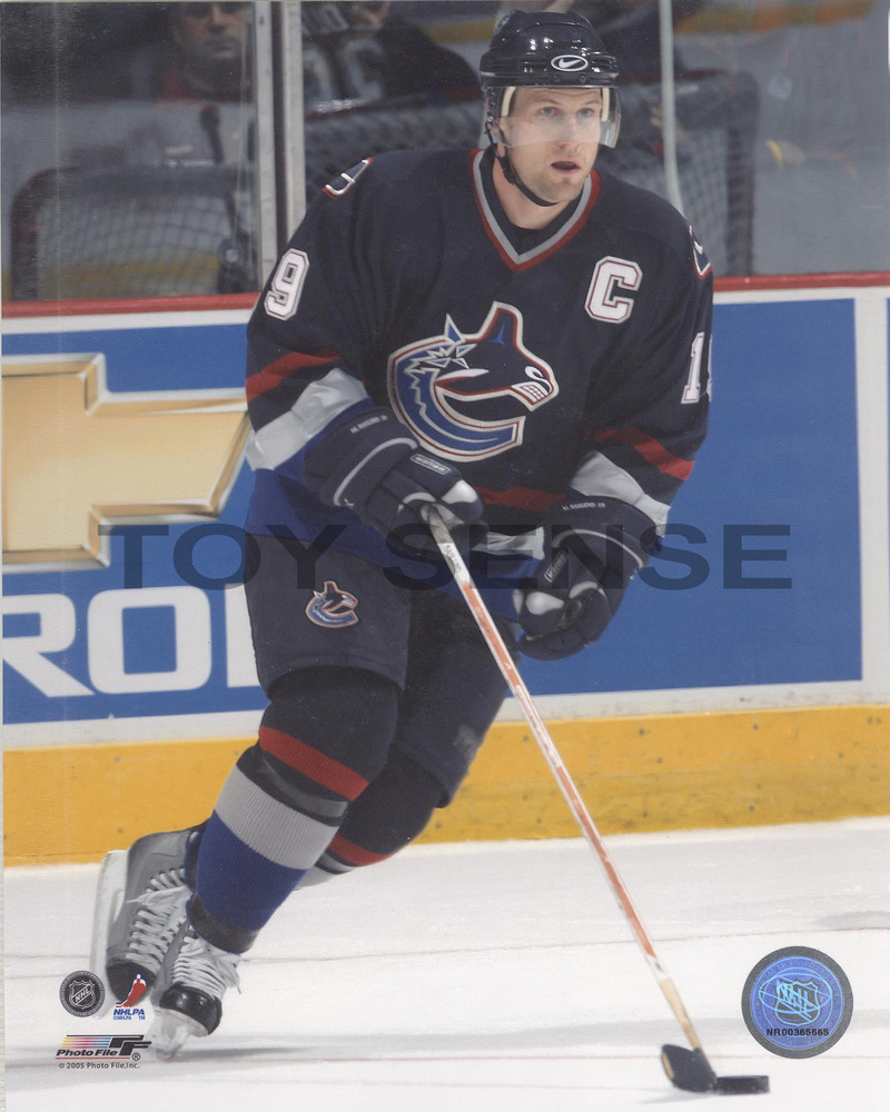 NHL PHOTO 8 x 10: Markus Naslund - Toy Sense