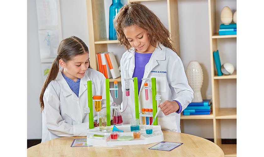 Ooze Labs Chemistry Station. Toy Sense