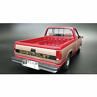 1992 Chevy Silverado C1500 1:25 Scale Model Kit.