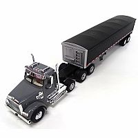 1:32 Freightliner 122SD Semi with Grain Trailer