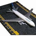 Hot Wings Continental Boeing 767