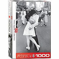 V-J Day Kiss in Times Square - Eurographics