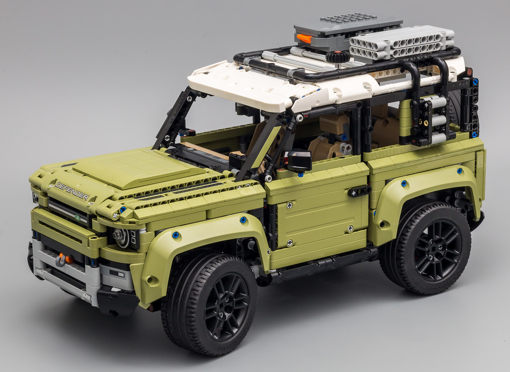 Lego Technic: Land Rover Defender. - Toy Sense