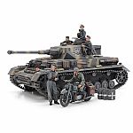 1/35 German Tank Panzerkampfwagen IV Ausf.G Early Production & Motorcycle Set 'Eastern Front' Model Kit